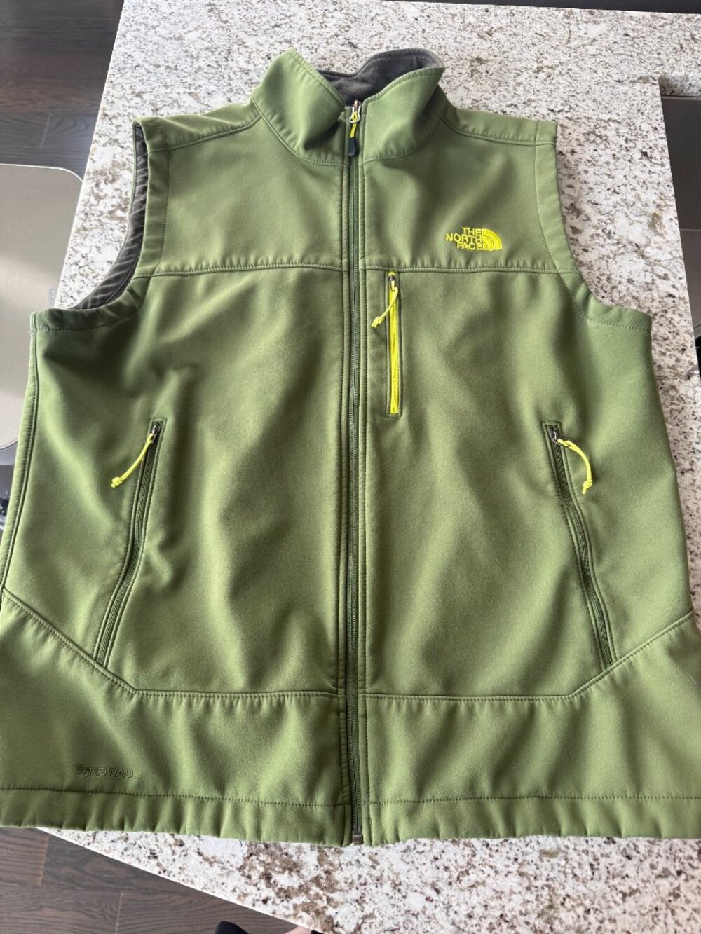 Men's The North Face Vest - Large